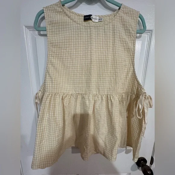 Piper and Scoot Novesta Side Ruffle Blouse - Picture 2 of 6